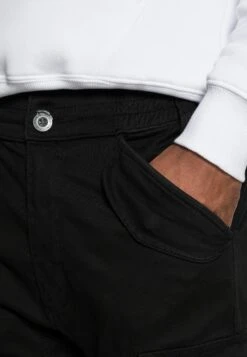 Alpha Industries Airman - Cargobroek - Black -Jack and Jones Verkoopwinkel bc55d781966a40b9896cec5a183aa51b