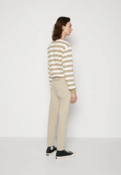 Pepe Jeans Callen Earth - Jeans Tapered Fit - Malt -Jack and Jones Verkoopwinkel c135ab912d7846e6aa94376efcabdd36