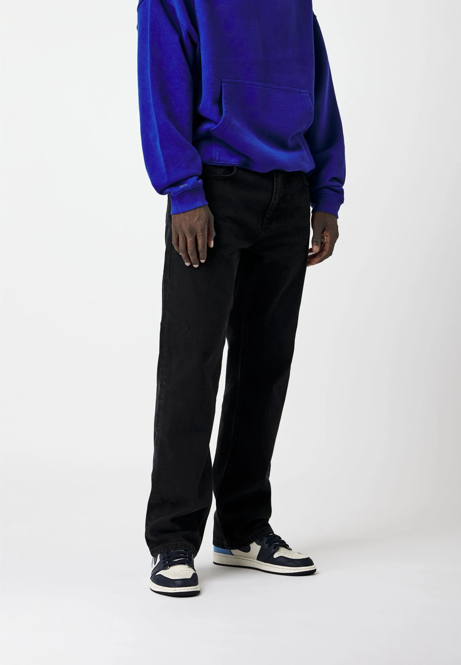 Distressed - Relaxed Fit Jeans - Black Washed 3 Distressed - Relaxed Fit Jeans - Black Washed