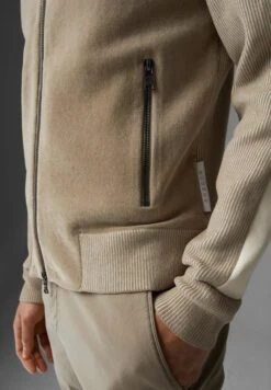Bogner Bomberjacks - Beige -Jack and Jones Verkoopwinkel c1caef0afcf74cef8f27c28f2db8788a