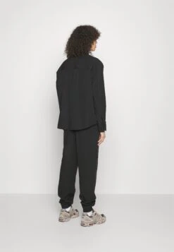 Calvin Klein Jeans Premium Essentials Woven Pant - Cargobroek - Black -Jack and Jones Verkoopwinkel c5c2d7790ee941bf9dab7a9cab4ea9ca