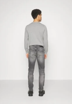 Boss Taber - Slim Fit Jeans - Dark Grey 10 Boss Taber - Slim Fit Jeans - Dark Grey -Jack and Jones Verkoopwinkel c62b291af7514fd0a453f13ccc1cae74