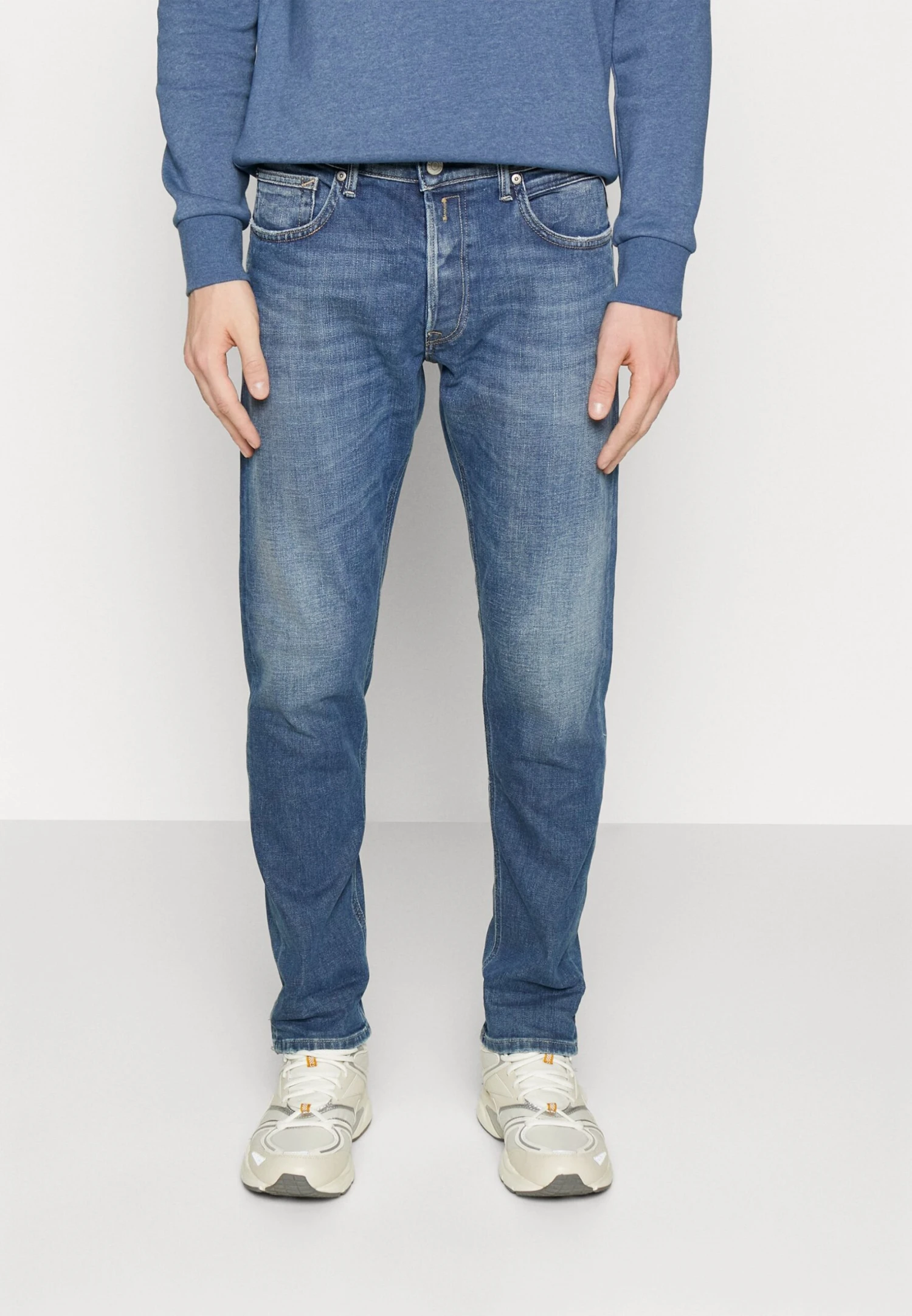 Replay Willbi - Jeans Tapered Fit - Medium Blue 3 Replay Willbi - Jeans Tapered Fit - Medium Blue