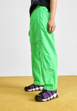 The North Face Piping Wind Pant - Broek - Chlorophyll Green