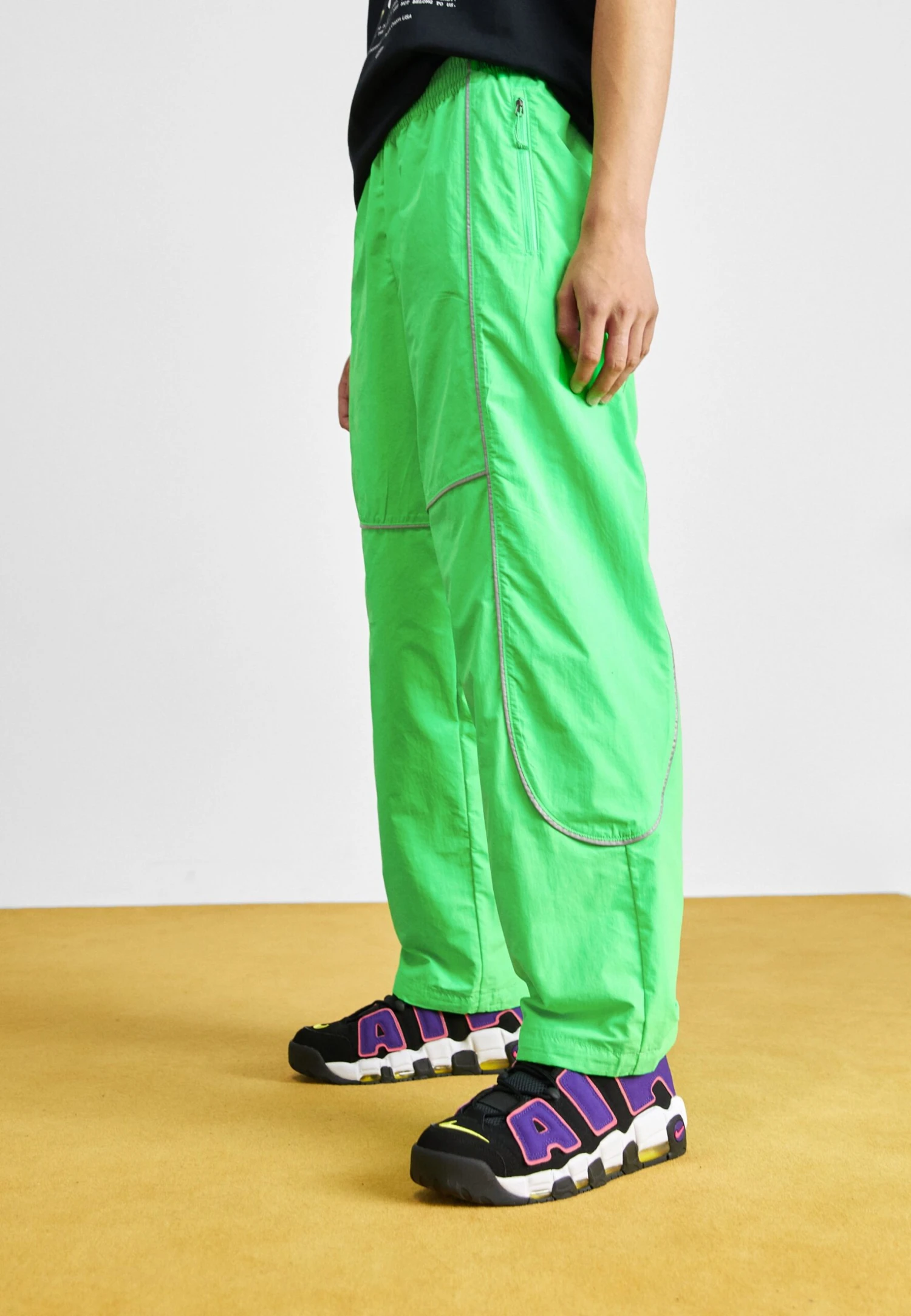 The North Face Piping Wind Pant - Broek - Chlorophyll Green 3 The North Face Piping Wind Pant - Broek - Chlorophyll Green