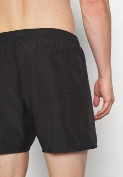 EA7 Emporio Armani Sea World Logo - Zwemshorts - Nero/Silver 7 EA7 Emporio Armani Sea World Logo - Zwemshorts - Nero/Silver -Jack and Jones Verkoopwinkel cb2e8672eb13450ebb6a480533491ebe