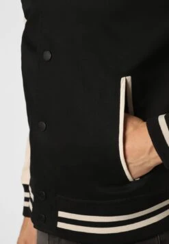 Strellson Leren Jas - Schwarz Kitt -Jack and Jones Verkoopwinkel cc81e908f4044cd1b4481a7a1dcd5ac8