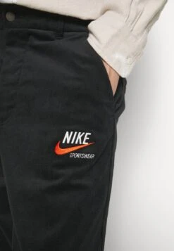 Nike Sportswear Trend Pant - Broek - Black/Team Orange/University Gold -Jack and Jones Verkoopwinkel cde012e2ef004f129cfeae6cdba6062a