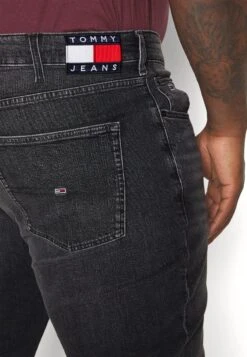 Ryan Plus - Straight Leg Jeans - Black -Jack and Jones Verkoopwinkel d319e17528564455bddc34b5df409b46