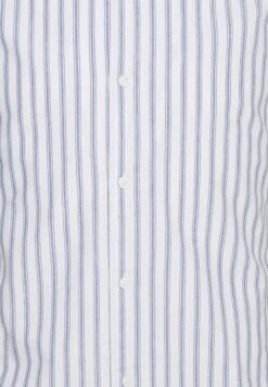 Only & Sons Onsalvaro Resort Stripe - Overhemd - Dress Blues 12 Only & Sons Onsalvaro Resort Stripe - Overhemd - Dress Blues -Jack and Jones Verkoopwinkel d37514b33cc5458d865cabe239c686ce