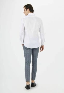 No Iron- Zakelijk Overhemd - Bianco 9 No Iron- Zakelijk Overhemd - Bianco -Jack and Jones Verkoopwinkel d3e6a93cd5754f29b7f0958e8d3f5f0f