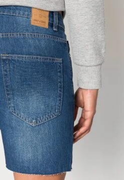 Only & Sons Onsavi - Jeansshort - Blue Denim 11 Only & Sons Onsavi - Jeansshort - Blue Denim -Jack and Jones Verkoopwinkel d45e7c95197f4d5f8fffe376de8ff7ab