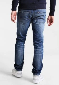 Mustang Oregon Tapered - Jeans Tapered Fit - Light Scratched Used -Jack and Jones Verkoopwinkel d4d665b00f4541d4ad43ff4da877d98b