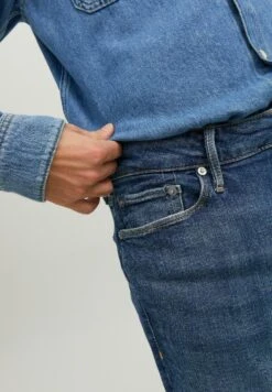Jack & Jones Clark Evan Jos Lid Noos - Slim Fit Jeans - Blue Denim -Jack and Jones Verkoopwinkel d647ffd25a6f41f985bcccc41b0e9772