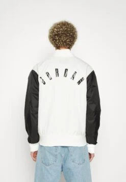 Jordan Bomberjacks - Sail/Black 12 Jordan Bomberjacks - Sail/Black -Jack and Jones Verkoopwinkel d6bc0c8655854a22814e36f8b78cbe06