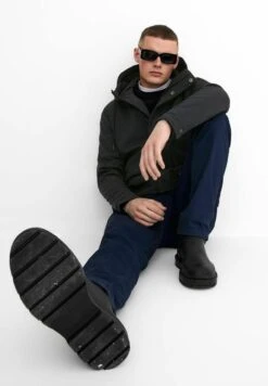 Only & Sons Onsaslan - Lichte Jas - Black 15 Only & Sons Onsaslan - Lichte Jas - Black -Jack and Jones Verkoopwinkel d9d298bcfc0549519339ce78bedddf10