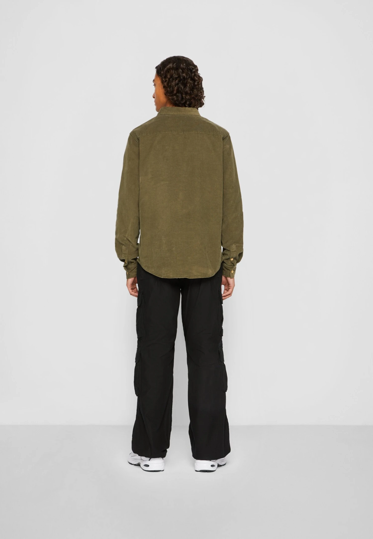 URBAN CLASSICS Corduroy Shirt - Overhemd - Olive 6 URBAN CLASSICS Corduroy Shirt - Overhemd - Olive - Afbeelding 4
