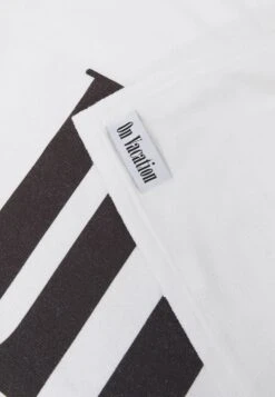 On Vacation Beach Towel Unisex - Strandhanddoek - White -Jack and Jones Verkoopwinkel df1abd1195f243f8a514fc0bf305b5c9