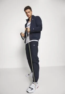 Champion Elastic Cuff Pants - Trainingsbroek - Dark Blue -Jack and Jones Verkoopwinkel e00155c5beae4609bd68959ab42793ad