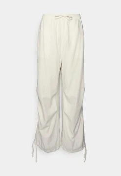 YOURTURN Genderless Parachute Unisex - Broek - White 12 YOURTURN Genderless Parachute Unisex - Broek - White -Jack and Jones Verkoopwinkel e139fd63cae746a1b32af638a2d54d38