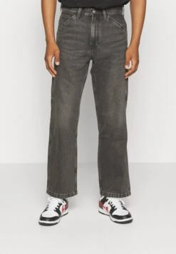 Stay Loose Carpenter - Straight Leg Jeans - Going Backwards