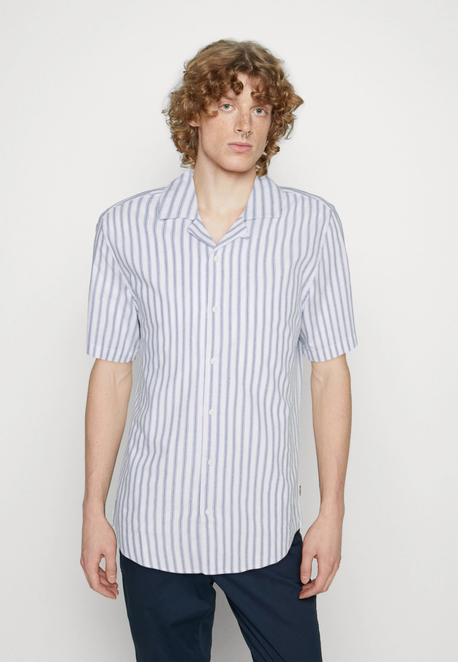 Only & Sons Onsalvaro Resort Stripe - Overhemd - Dress Blues 3 Only & Sons Onsalvaro Resort Stripe - Overhemd - Dress Blues