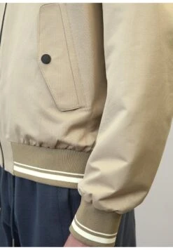 Marc O'Polo Regular Mit Stehkragen - Bomberjacks - Soft Mocca -Jack and Jones Verkoopwinkel e72bab200afd4d5983c7863ad199c789