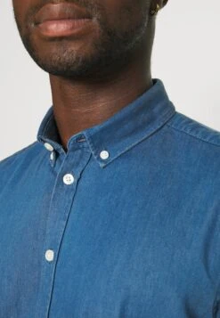 CASUAL FRIDAY Cfanton - Overhemd - Denim Mid Blue 11 CASUAL FRIDAY Cfanton - Overhemd - Denim Mid Blue -Jack and Jones Verkoopwinkel e7dacc80647e4c7b94e36b8eca9ac1af