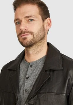 Bugatti Paolo - Halflange Jas - Schwarz 11 Bugatti Paolo - Halflange Jas - Schwarz -Jack and Jones Verkoopwinkel e86041f8d4cb43348136d58b00acd17d