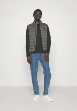 Marc O'Polo Stand Up Collar Zip Pockets Elastic Binding - Bodywarmer - Copley Brown -Jack and Jones Verkoopwinkel e960cd6abaef47c8989a38aee4164375