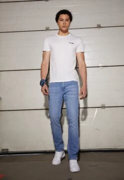 Wrangler Greensboro - Straight Leg Jeans - Highlite