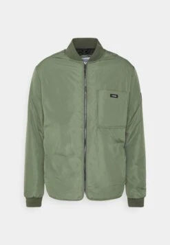 Calvin Klein Recycled Superlightweight - Bomberjacks - Thyme 14 Calvin Klein Recycled Superlightweight - Bomberjacks - Thyme -Jack and Jones Verkoopwinkel ed0f22ac065f4d85ad5da748aa3b8186
