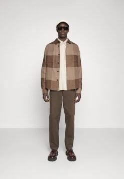 Les Deux Jacob Hybrid - Jas - Coffee Brown/Walnut 9 Les Deux Jacob Hybrid - Jas - Coffee Brown/Walnut -Jack and Jones Verkoopwinkel ef2e6933653e43d7a5a1edaa8f05aa5d