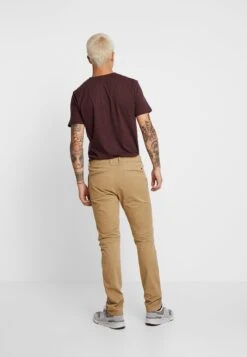 NN07 Marco - Chino - Khaki -Jack and Jones Verkoopwinkel f4b0f6de39ef444da639842ff75a95c4
