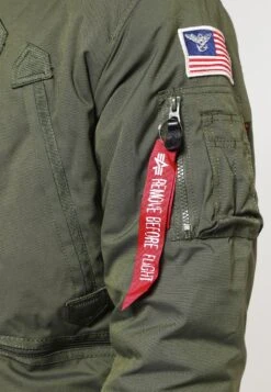 Alpha Industries Parka - Dark Green 17 Alpha Industries Parka - Dark Green -Jack and Jones Verkoopwinkel fb3d0b588562425b9283a7040441a710