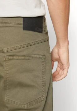 DRYKORN Kenn - Relaxed Fit Jeans - 2100 Green -Jack and Jones Verkoopwinkel fcab87f01a234713b9f7636006f880e0